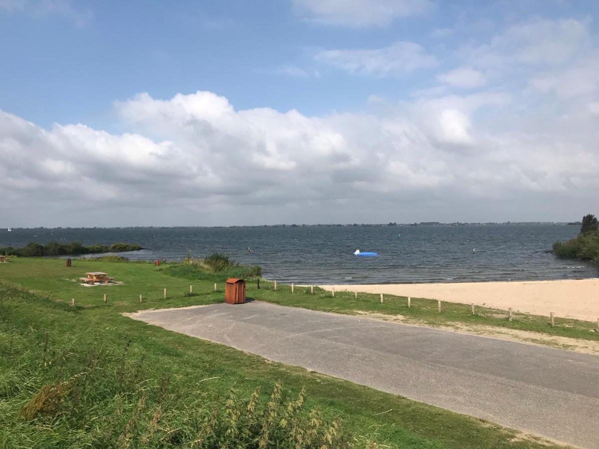B&B Logeren Bij De Burgemeester Stad aan 't Haringvliet Exterior foto